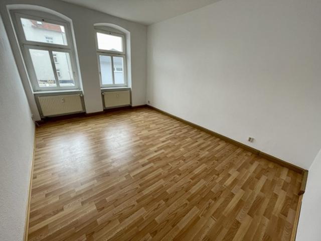 Wohnen in Gera Debschwitz! Gemütliche 2 Raum Wohnung. Bad mit Wanne und Fenster