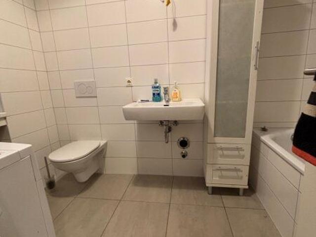 Wohnen in den DRAGONERHÖFEN von Wels gepflegte 1 Zimmer Wohnung mit Abstellraum und modernem Badezimmer inkl. Wanne ! Verfügbar ab 01.09.2026!