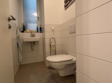 Wohnen in den DRAGONERHÖFEN von Wels gepflegte 2 Zimmer Wohnung mit modernem Badezimmer inkl. Wanne | Ab 01.06.2026 verfügbar!