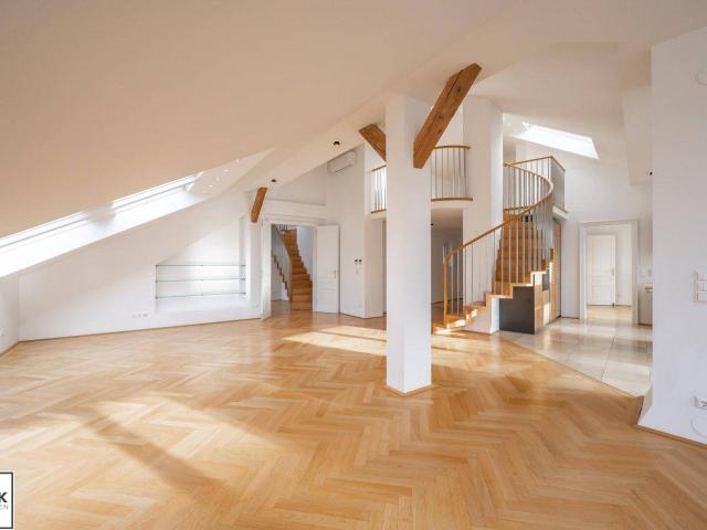 Wohnen in der Innenstadt: 3 Zimmer Wohnung mit Terrasse und traumhaftem Ausblick / Albertina