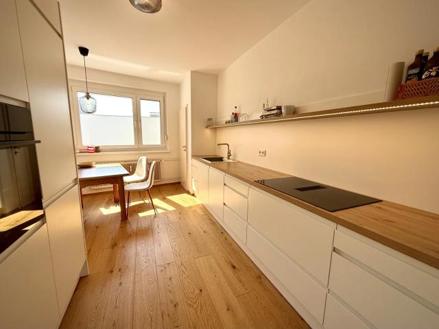Wohnen in der Innenstadt – Helle 3 Zimmer Wohnung mit Terrasse & Domblick