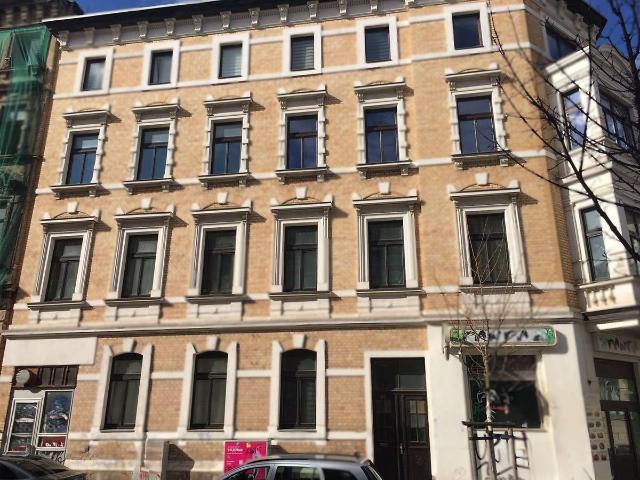 Wohnen in der südlichen Innenstadt: Großzügige 2 Raum Wohnung mit Dachterrasse!