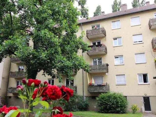 Wohnen in Durlach: modernisierte 2 Zimmer mit Balkon, 3. OG ohne Aufzug
