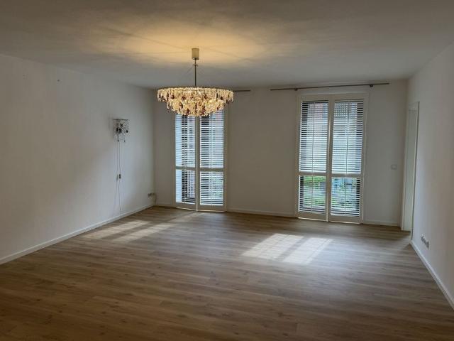 Wohnen in Düsseldorf Carlstadt! Großzügige 2 Zimmer Wohnung im Kunst und Antiquitätenviertel!