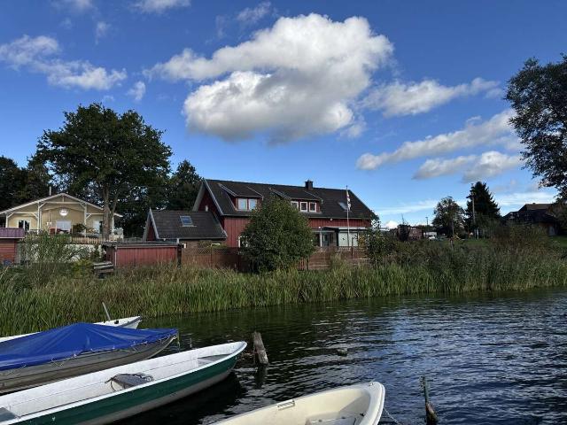Wohnen in erster Reihe am Wardersee: EFH mit Einliegerwohnung OTTO STÖBEN GmbH