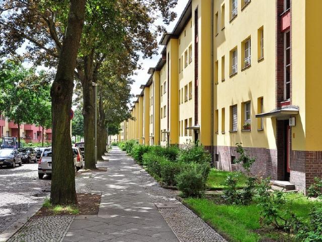 Wohnen in Friedrichsfelde: 2,5 Zimmer mit Top Anbindung & Erholungsfaktor