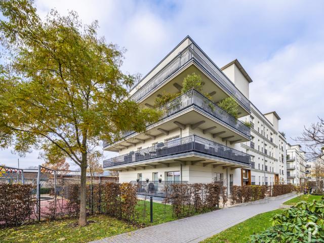 Wohnen in hochwertigem Ambiente mit internationalem Flair. Möblierte 2 Zimmer Dachterrassen Wohnung