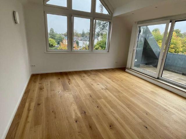 Wohnen in Solln Stilvolle 2 Zimmer Wohnung mit Süddachterrasse