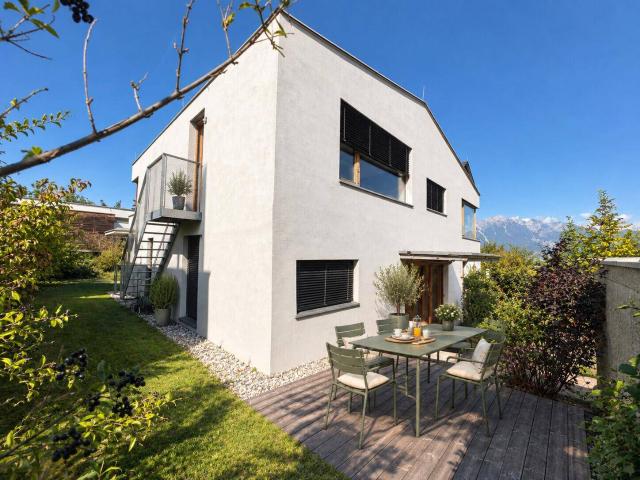 Wohnen in sonniger Aussichtslage Moderne Doppelhaushälfte mit Garten