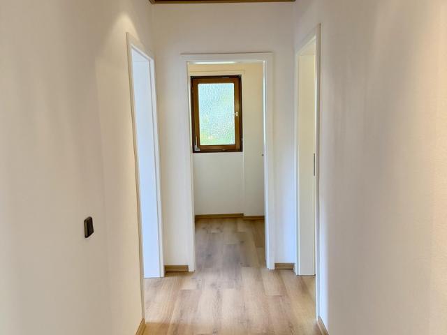 Wohnen in renoviertem Einfamilienhaus mit Zugang ins Grüne, Garage und Gartenhaus