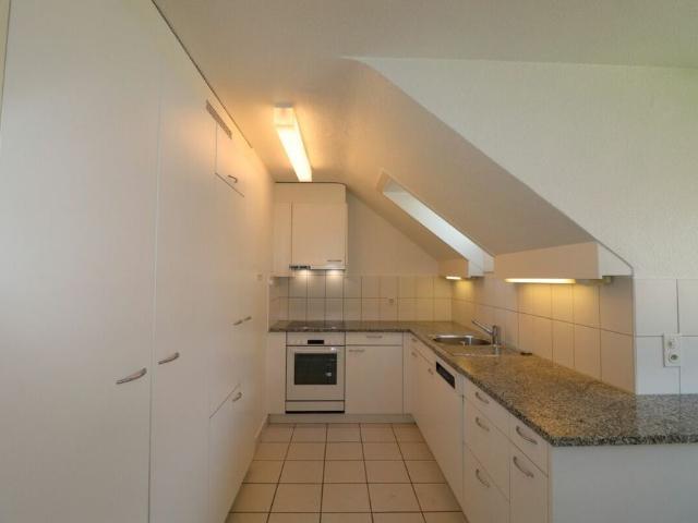 Wohnen in Riehen grosszügige 3 1/2 Zimmerwohnung mit zusätzlichem Mansardenzimmer in ruhiger Quartierstrasse
