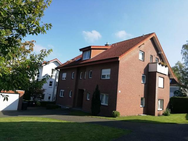 Wohnen oberhalb des Lipper Hellwegs – 2 Zi. DG Wohnung mit Balkon & Stellplatz, provisionsfrei