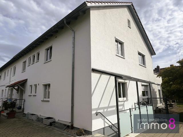 Wohnen oder investieren: Zweifamilienhaus mit großem Grundstück Aichach zentrumsnah