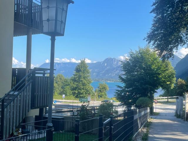 Wohnen oder investieren – der Wolfgangsee ganz nah Hochwertiges Apartment in St. Gilgen mit Terrasse, Parkblick und eigenem Stellplatz