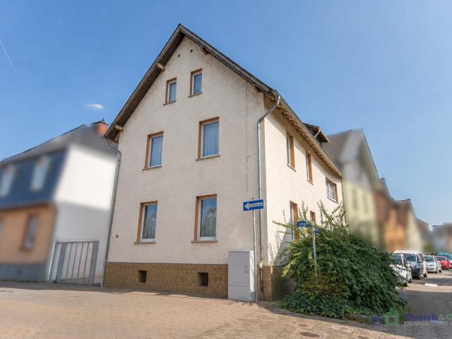 Wohnen oder Investieren in Budenheim Zweifamilienhaus mit Garage und Hof