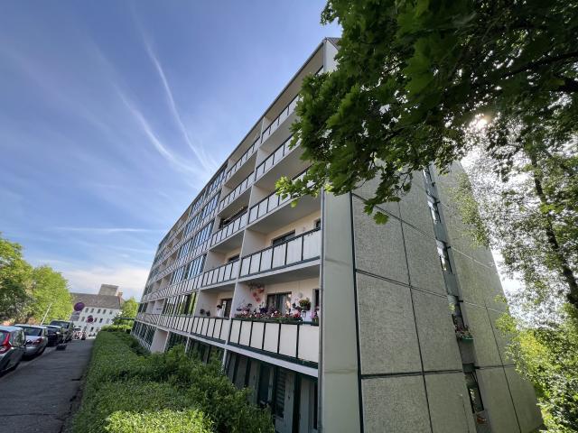 Wohnen mit Mehrwert: 2 Raum Wohnung mit großzügigem Doppel Wintergarten in Gera Bieblach!