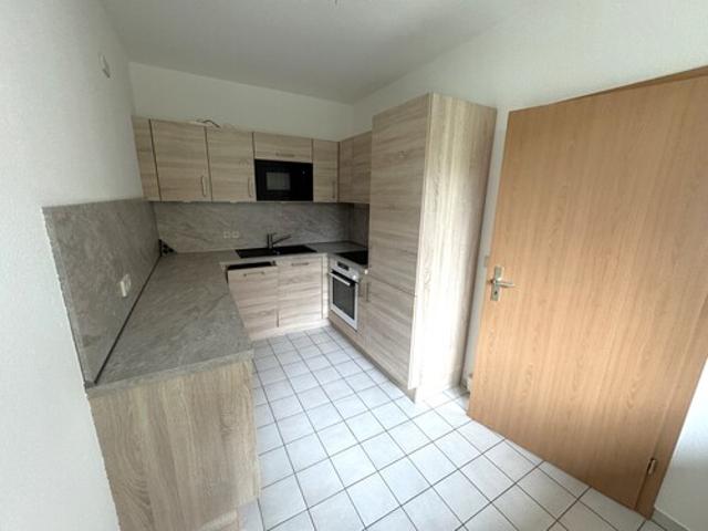 Wohnen mit Mehrwert: 2 Raum Wohnung mit großzügigem Doppel Wintergarten in Gera Bieblach!