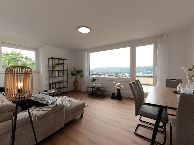 Wohnen mit Ausblick Modernisierte 2,5 Zimmer Wohnung mit zwei Terrassen in Esslingen