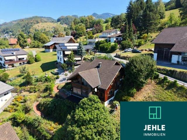 Wohnen mit Ausblick und Sonne: Charmantes Wohnhaus in unverbaubarer Aussichtslage in Weiler zu verkaufen!