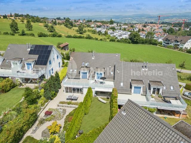 Wohnen mit Aussicht Gepflegtes 5.5 Zimmer Haus am Pfannenstiel