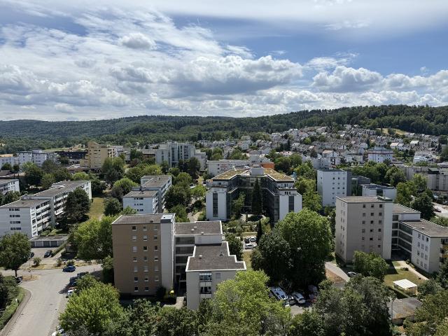 Wohnen mit Aussicht – großzügige 4,5 Zimmer Wohnung mit zwei Balkonen in Winnenden