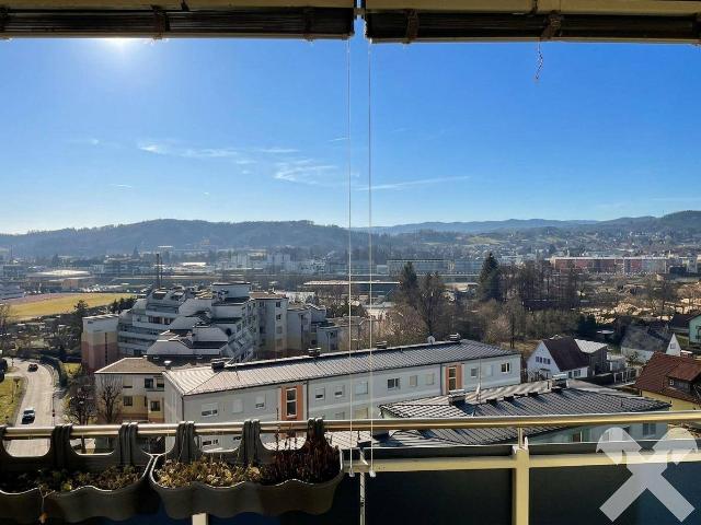 Wohnen mit Aussicht: Großzügige 4 Zimmer Wohnung | Loggia | Zentrumsnähe