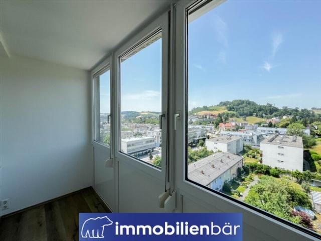 Wohnen mit Aussicht Helle 2 Zimmer Wohnung im 7. Stock mit Fernblick