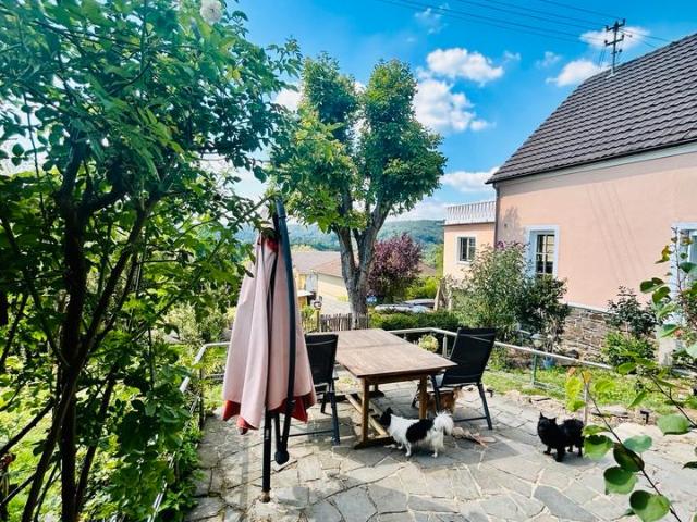 Wohnen mit Aussicht in Höhenlage mit extra Baugrundstück