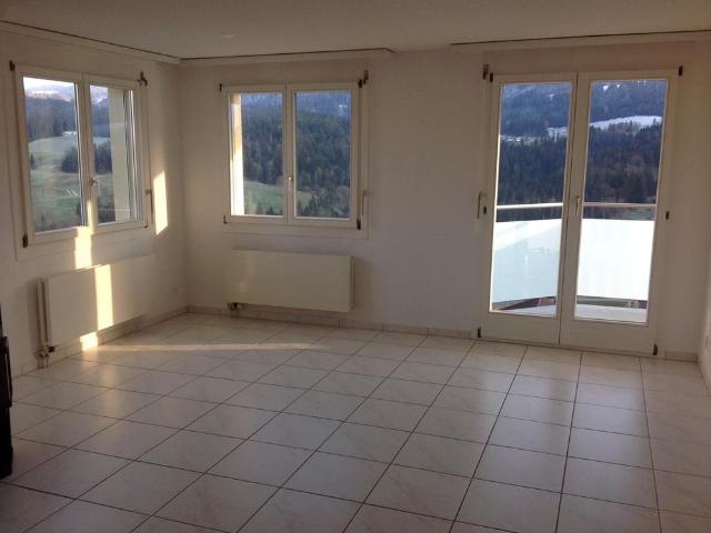 Wohnen mit Aussicht – Traumhafte 4.5 Zimmer Wohnung mit Pilatusblick