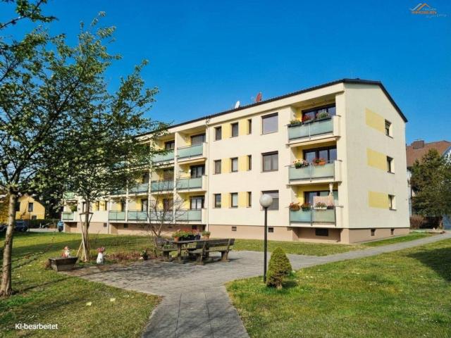 Wohnen mit Burgblick – Mietwohnung mit Südloggia in Pitten Sautern