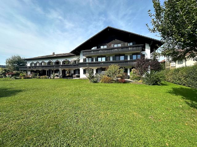 Wohnen mit Bergblick – 3 Zimmer mit TG Stellplatz und viel Potenzial