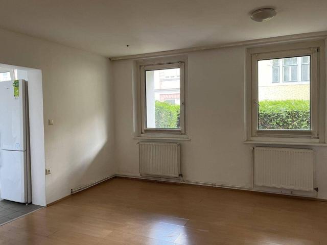 Wohnen mit Blick ins Grüne, 2 Zimmer Wohnung in EG mit Garten Nutzung, 1130 Wien, nähe U4