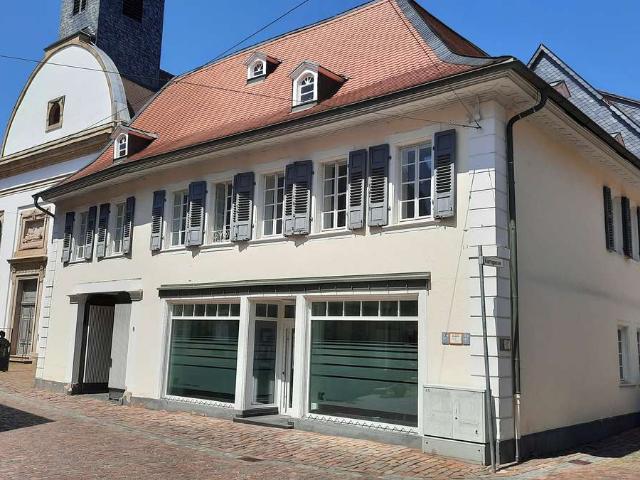 Wohnen mit Charakter: 4 Zimmer Wohnung in historischem Ambiente in Freinsheim
