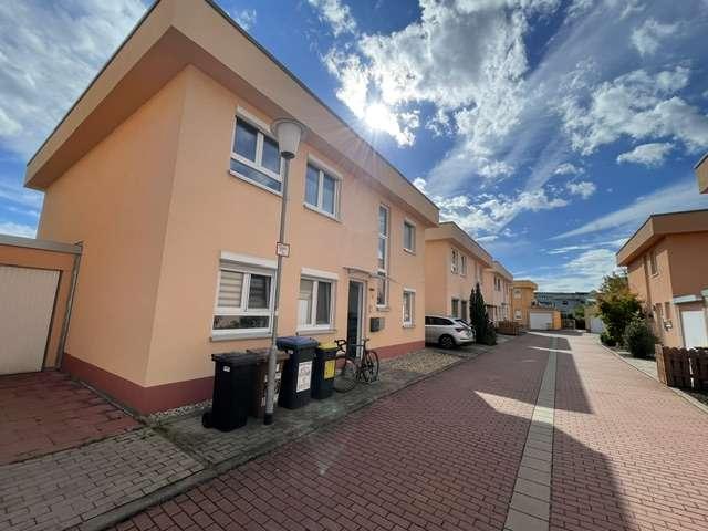 Wohnen mit Charakter: 3 Zimmer Wohnung in Halle