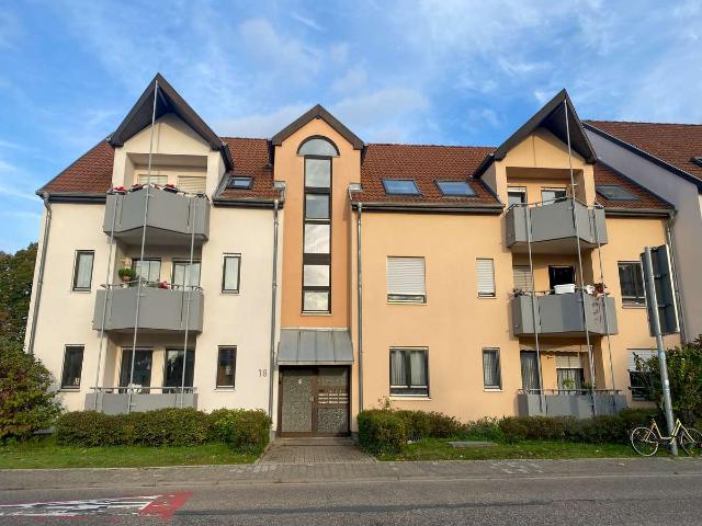 Wohnen mit Charakter: 3 Zimmer Dachgeschosswohnung in Eppelheim
