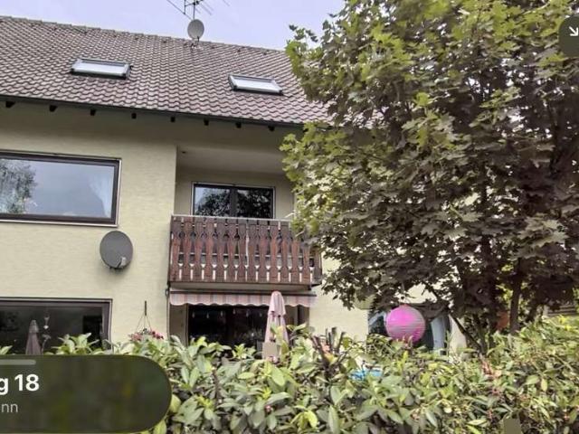 Wohnen mit Charakter: Vier Zimmer Dachgeschosswohnung in Veitsbronn