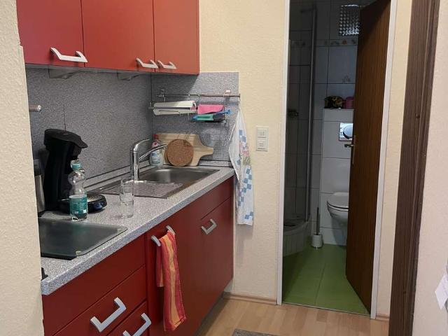Wohnen mit Charakter: Vollmöbilierte Zwei Zimmer Wohnung in Saarbrücken
