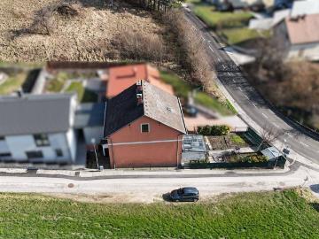 Wohnen mit Charakter – Altbauhaus in sonniger Lage mit Entwicklungschancen