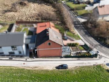 Wohnen mit Charakter – Altbauhaus in sonniger Lage mit Entwicklungschancen