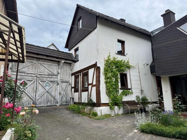 Wohnen mit Charakter – Charmantes Bauernhaus mit Fachwerk