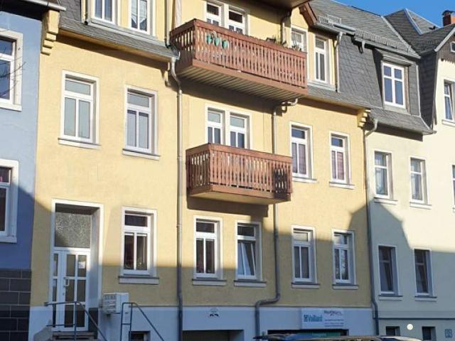 Wohnen mit Charakter: Dachgeschosswohnung in Chemnitz Ebersdorf