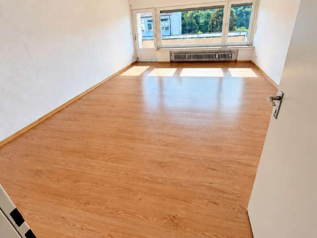 Wohnen mit Charakter: Gepflegte 3 Zi Wohnung Süd West am Waldrand