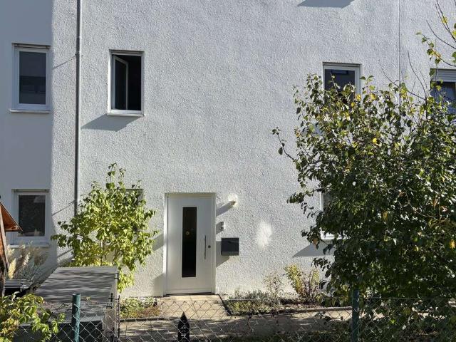Wohnen mit Charakter: Gepflegtes Reihenmittelhaus in Reutlingen