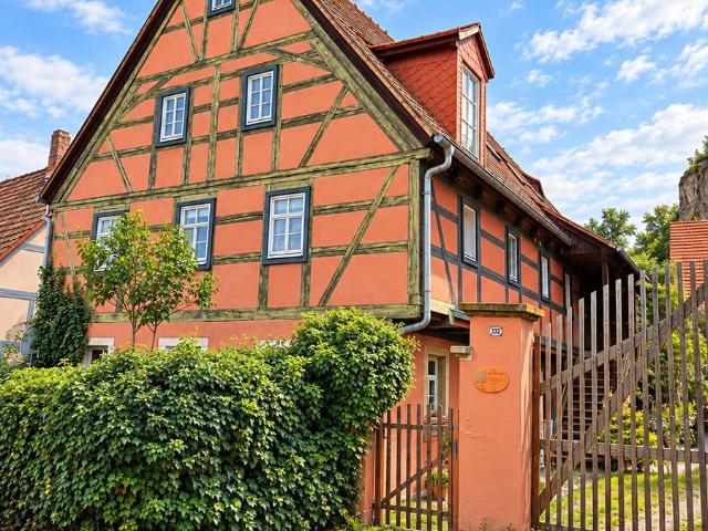 Wohnen mit Charakter: Großzügige 3,5 Zimmer Wohnung in Coswig