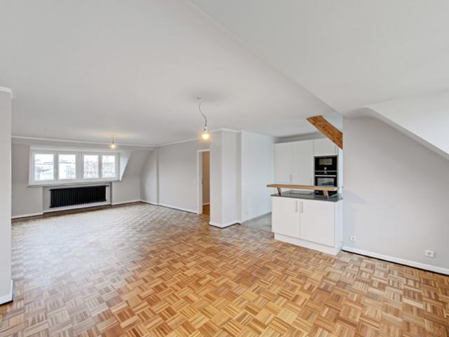Wohnen mit Charakter großzügige Altbauwohnung am Von Beckerath Platz!