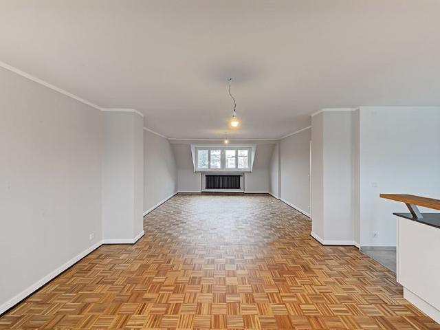Wohnen mit Charakter großzügige Altbauwohnung am Von Beckerath Platz!