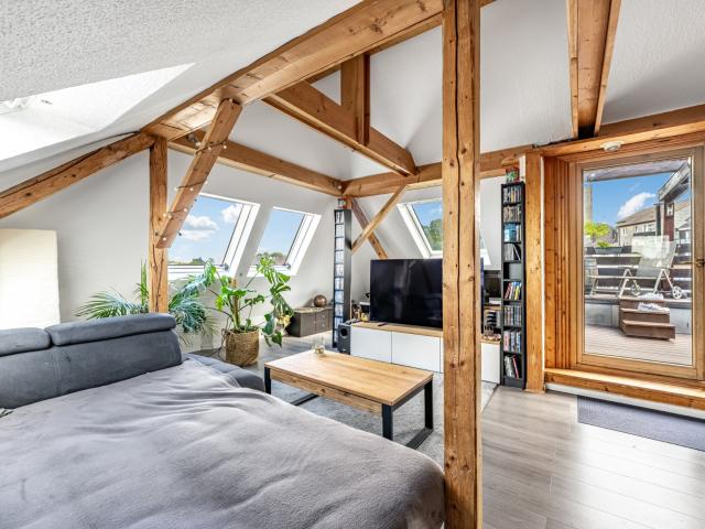 Wohnen mit Charakter! Großzügige Maisonettewohnung mit Sonnenterrasse und herrlichem Weitblick