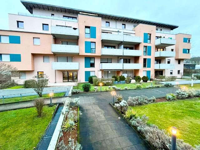 Wohnen mit Charakter: Großzügiges 4 Zimmer Apartment in Kaiserslautern