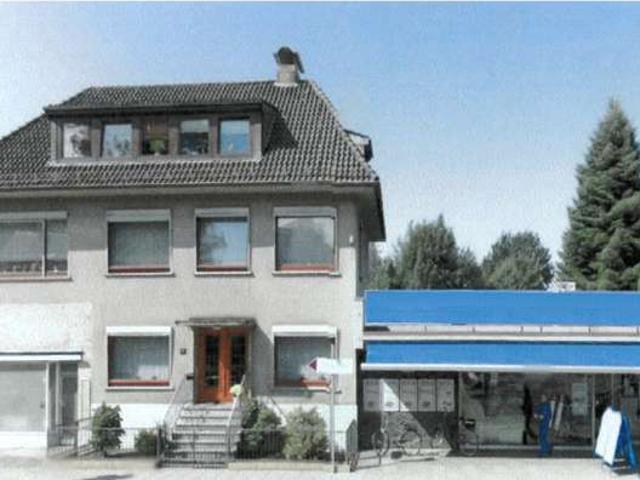 Wohnen mit Charakter: Großzügiges Mehrfamilienhaus in Bremen Farge
