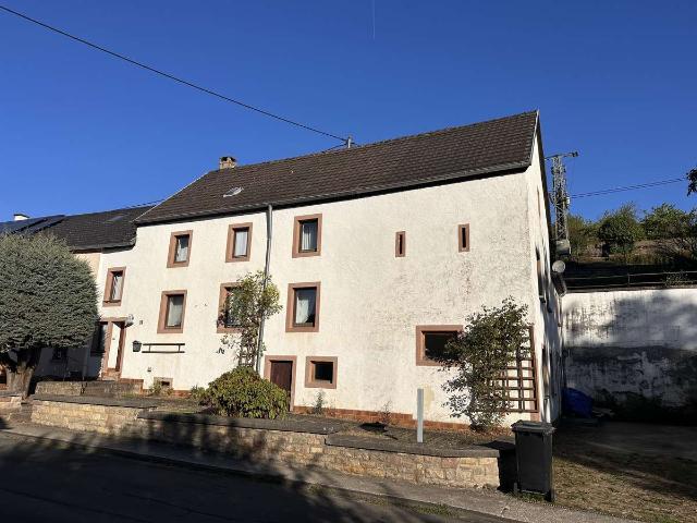 Wohnen mit Charakter: Historisches Bauernhaus in Sülm